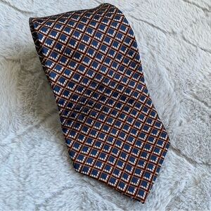 4/$20 Etienne Aigner 100% Silk Tie